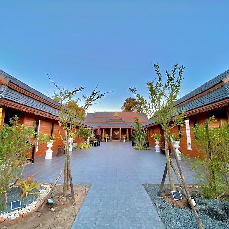 Khum Lanna Boutique Hotel Sisaket Kültér fotó