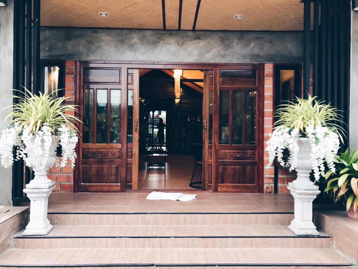 Khum Lanna Boutique Hotel Sisaket Kültér fotó