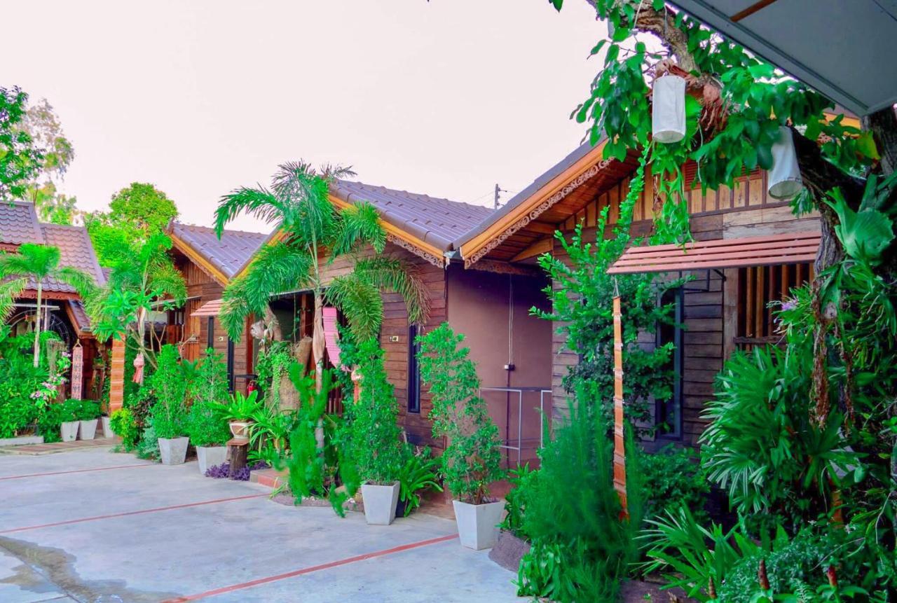 Khum Lanna Boutique Hotel Sisaket Kültér fotó