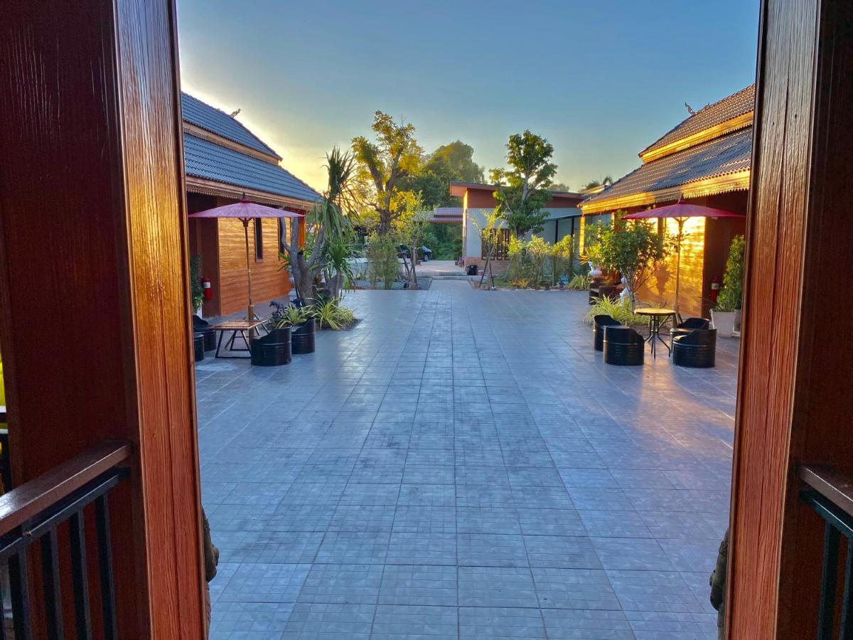 Khum Lanna Boutique Hotel Sisaket Kültér fotó